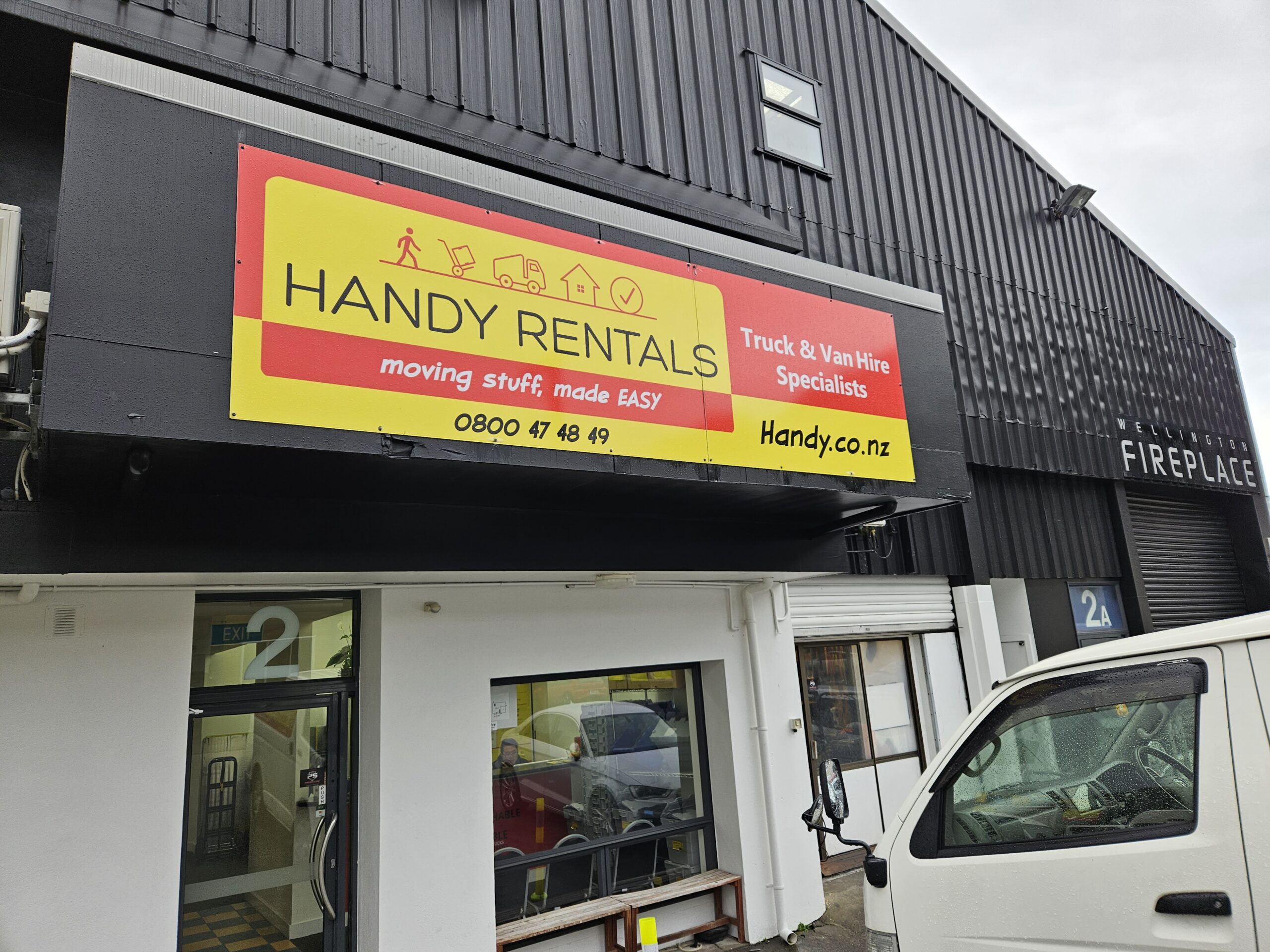 HandY-rentals-yard-exterior