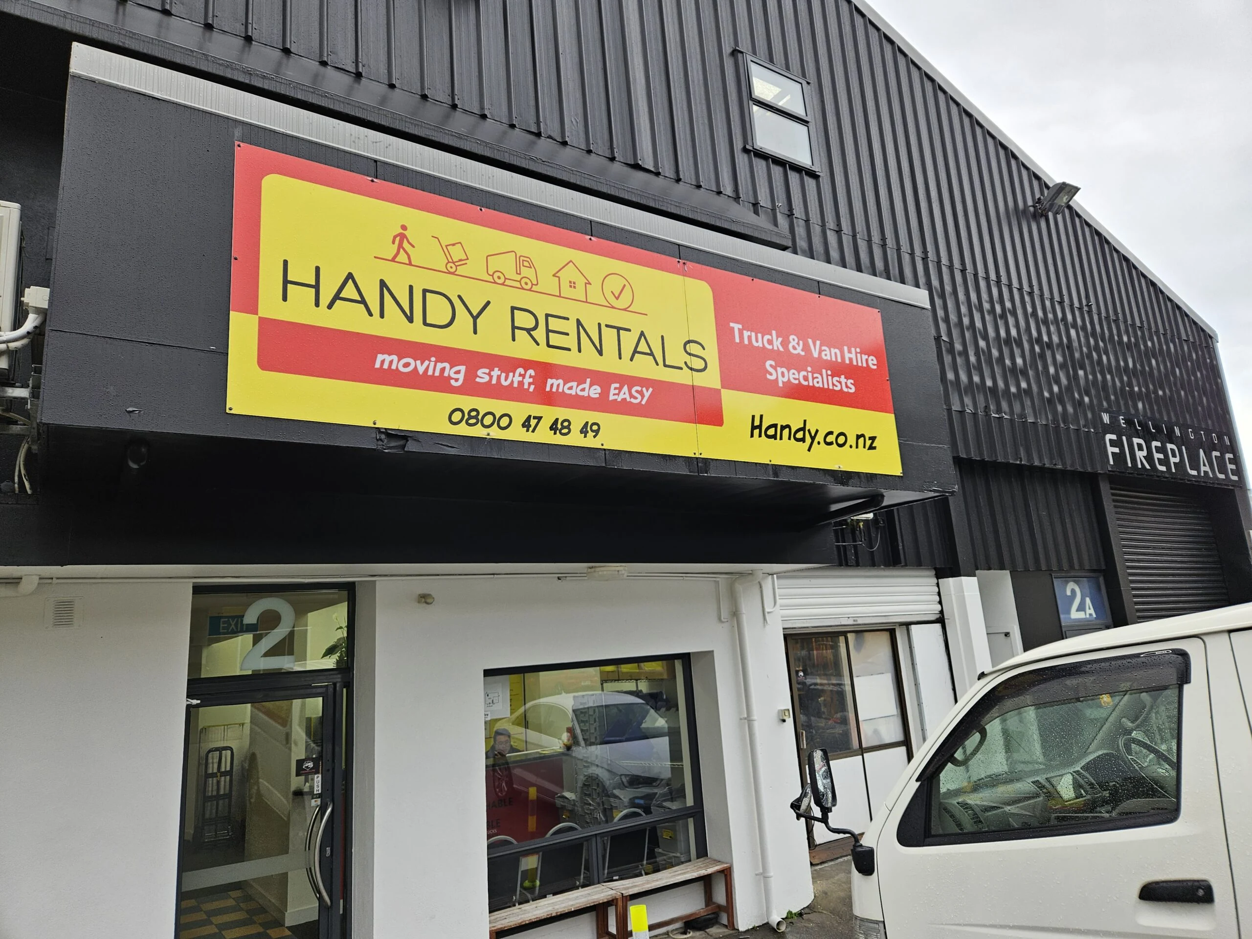HandY-rentals-yard-exterior