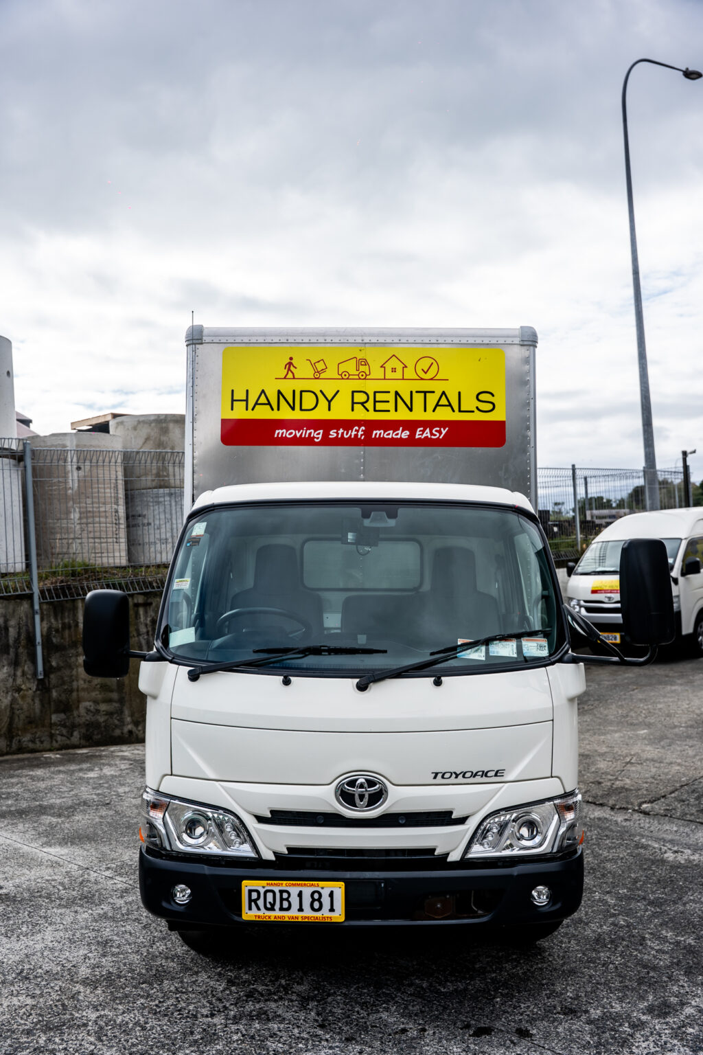 handy_small_truck_business_hires